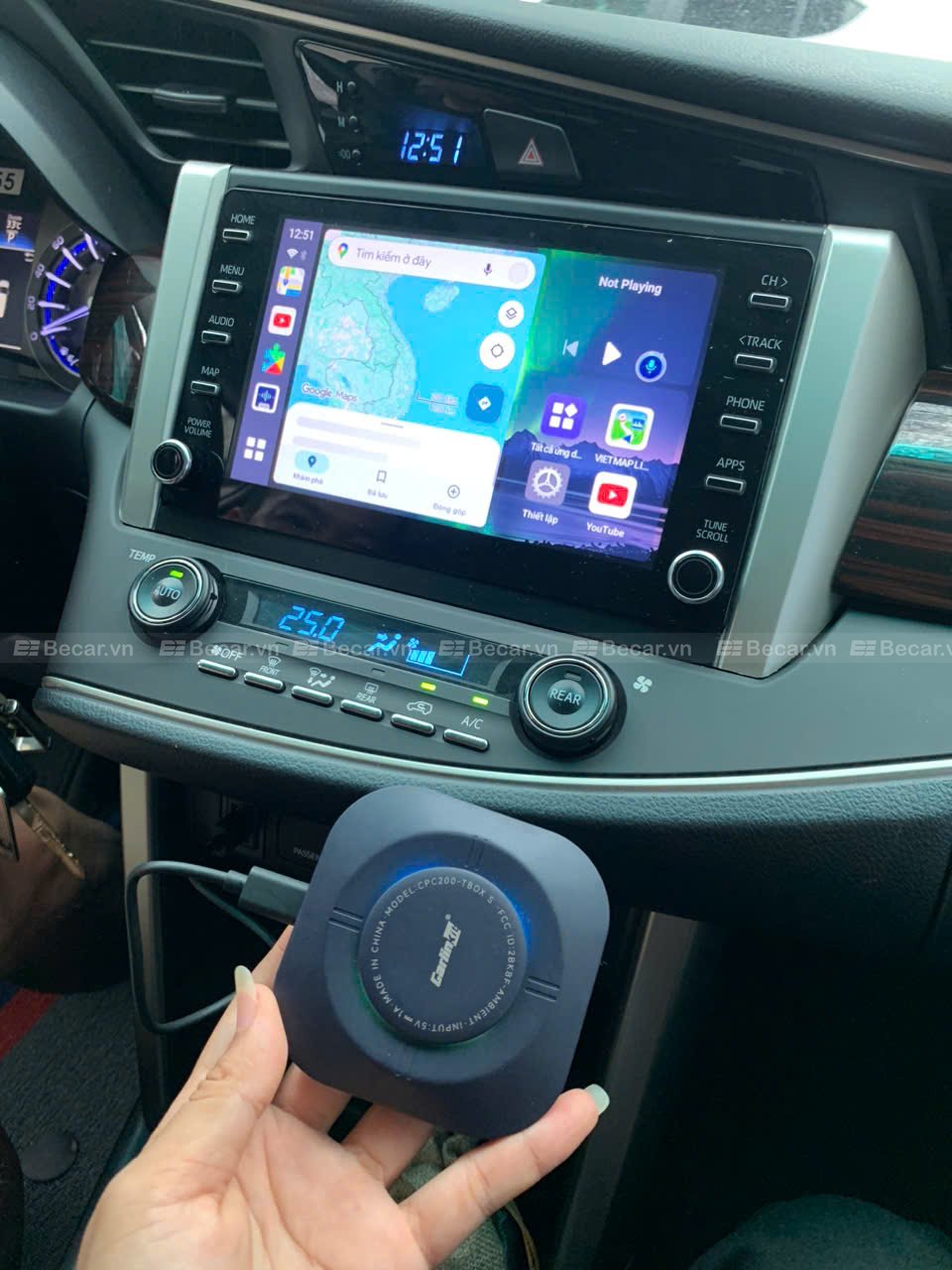 Chỉ cần cắm qua cổng USB Carplay trên xe