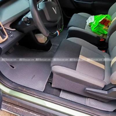 Hình ảnh lắp đặt Thảm cao su trải sàn loại 1 cho VF3